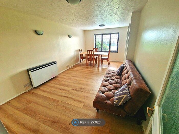 2 Bedroom Flat To Rent In Capstan Close, Romford, RM6