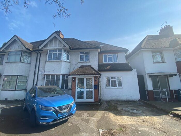 1 Bedroom Semi-Detached House To Rent In Studio Room, Whitchurch Lane, Edgware, Greater London, HA8