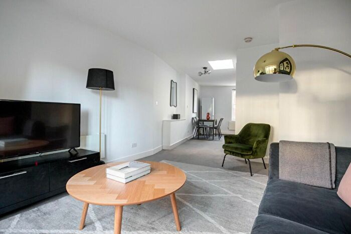 1 Bedroom Apartment To Rent In Aldersgate Street, London, EC1A