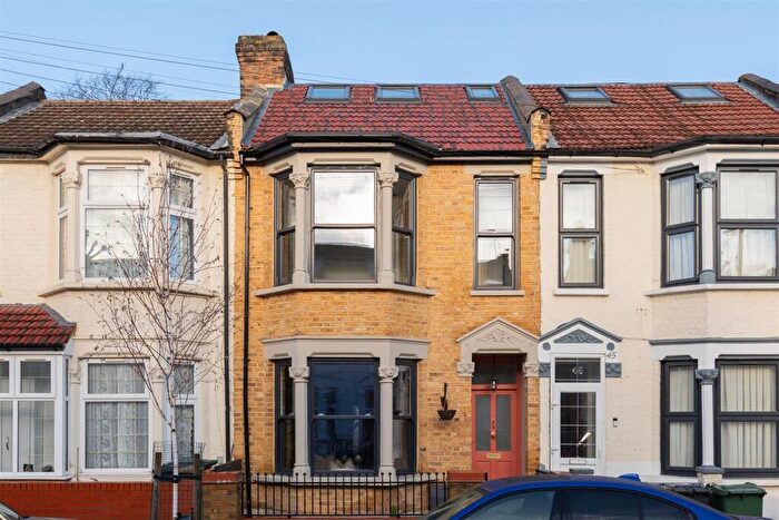 4 Bedroom Terraced House For Sale In Livingstone Road, Walthamstow, E17