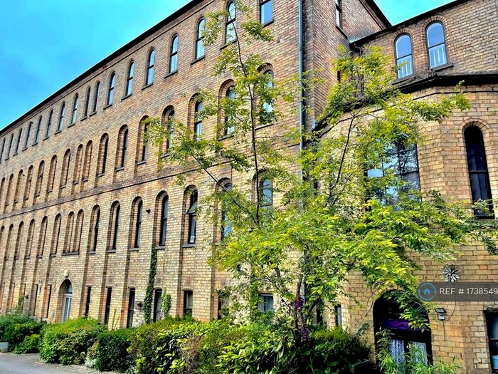 2 Bedroom Penthouse To Rent In Markhams Court, Buckingham, MK18