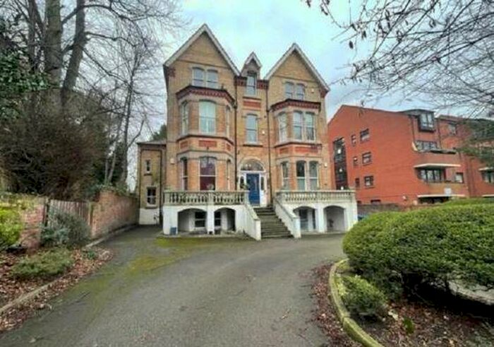 2 Bedroom Apartment To Rent In Linnet Lane, L17