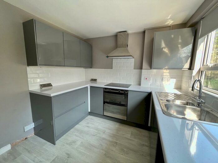 2 Bedroom Maisonette To Rent In Pinehurst Drive, Kings Norton, B38