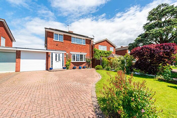 4 Bedroom Detached House For Sale In Cautley Close, Quainton, Aylesbury, Buckinghamshire, HP22