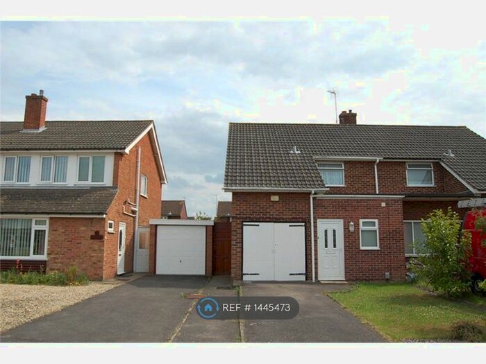 3 Bedroom Semi-Detached House To Rent In Parsons Mead, Abingdon, OX14