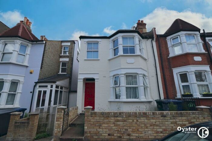 2 Bedroom Flat To Rent In Holly Park Road, London, N11
