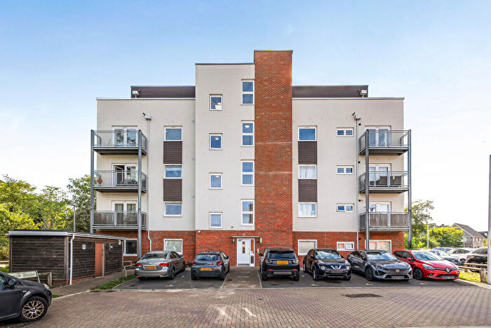 1 Bedroom Apartment For Sale In Henslow Crescent, Dartford, Kent, DA1