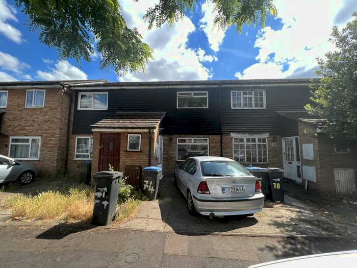 Terraced House To Rent In Wellington Avenue, London, N9