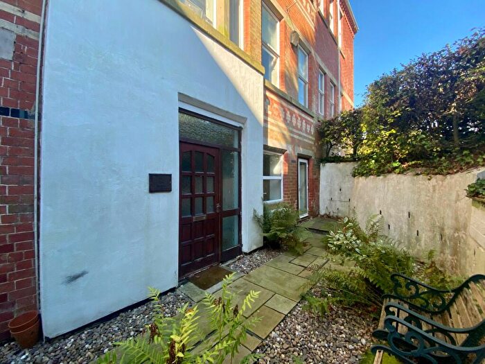 2 Bedroom Apartment To Rent In Hine Hall, Mapperley, Nottingham, NG3