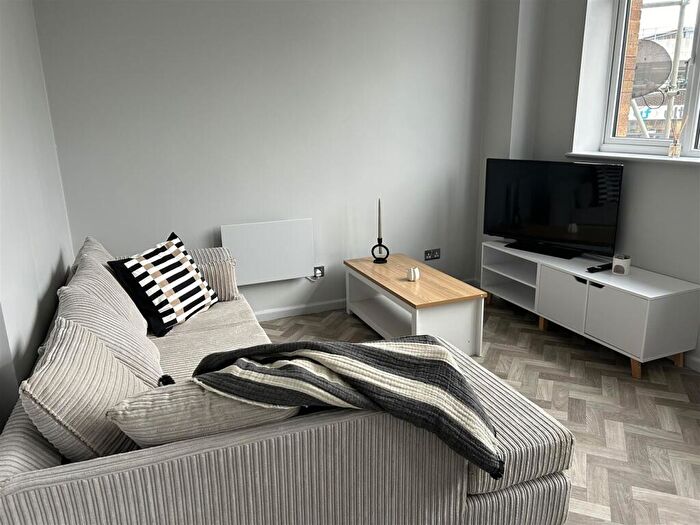 2 Bedroom Apartment To Rent In Holloway Head, Birmingham, West Midlands, B1
