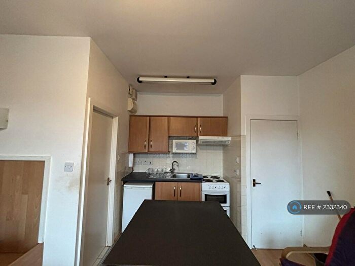 Studio To Rent In Bankfield Terrace, Leeds, LS4