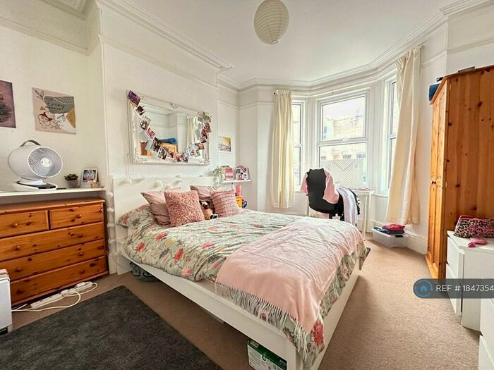 5 Bedroom Terraced House To Rent In Monks Road, Exeter, EX4