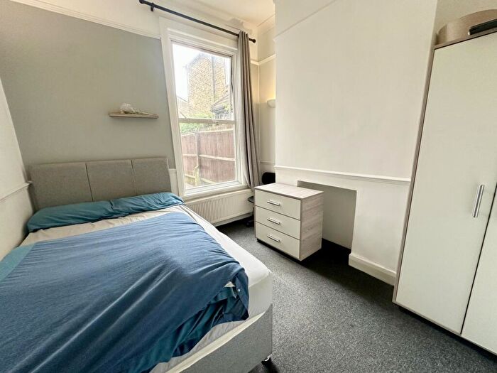5 Bedroom House To Rent In Medlar Street, Camberwell, SE5