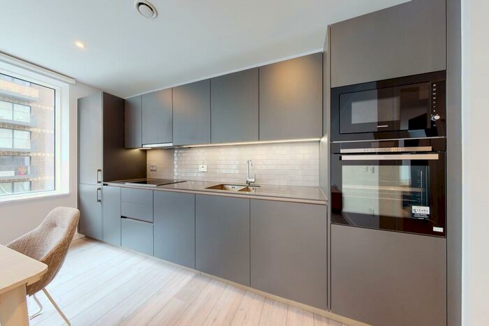 2 Bedroom Apartment To Rent In Park Central East, London, SE1
