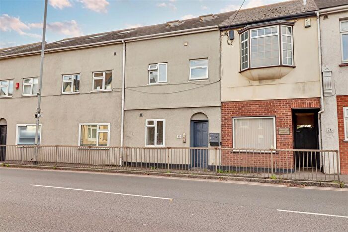 2 Bedroom Maisonette For Sale In High Street, Hadleigh, Benfleet, SS7