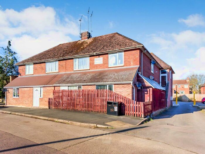 Studio To Rent In The Fairway, Banbury, Oxfordshire, OX16