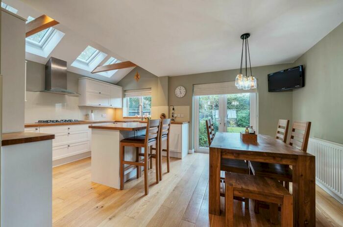 4 Bedroom Detached House To Rent In Savory Walk, Binfield, RG42