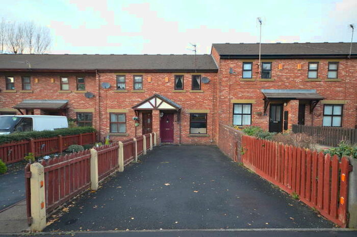 3 Bedroom Town House To Rent In Lightbown Street, Darwen, BB3
