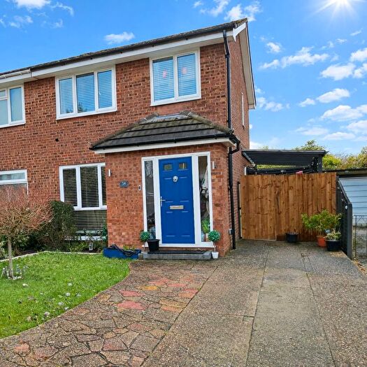 3 Bedroom Semi Detached House To Rent In Lillibrooke Crescent, Maidenhead, SL6