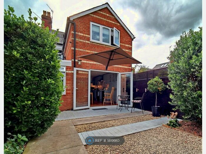 2 Bedroom Terraced House To Rent In Grange Road, Henley-On-Thames, RG9