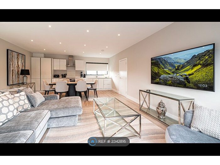 1 Bedroom Flat To Rent In Seoul House, New Malden, KT3