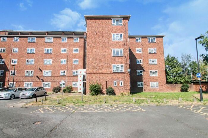 1 Bedroom Flat To Rent In Grange Court, Old Ruislip Road, Northolt, UB5