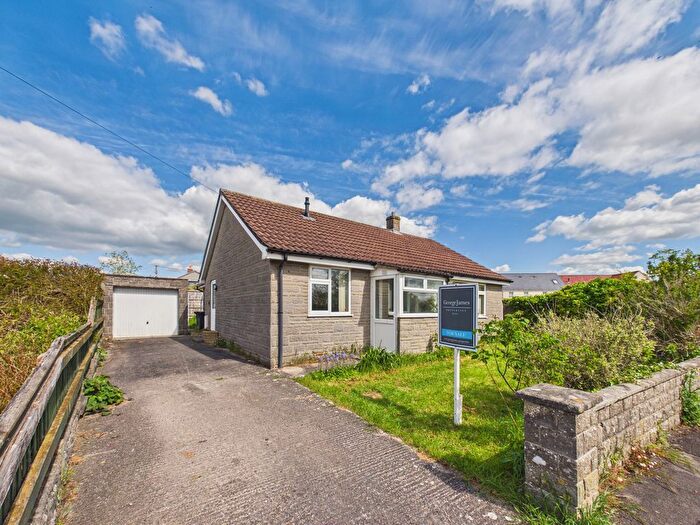 2 Bedroom Bungalow For Sale In Maypole Knap, Somerton, TA11
