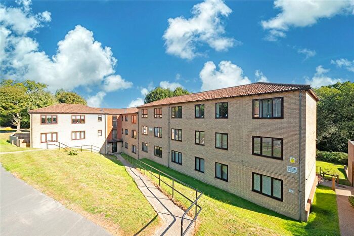 2 Bedroom Flat For Sale In Montargis Way, Crowborough, East Sussex, TN6
