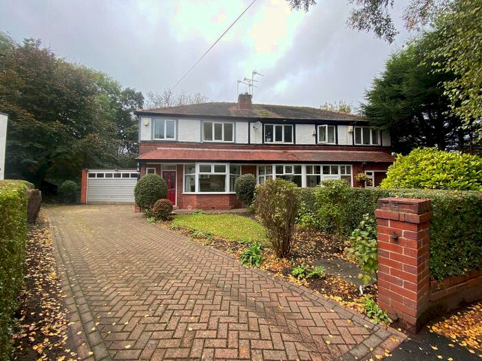 3 Bedroom Semi-Detached House To Rent In Pine Grove, Worsley, M28