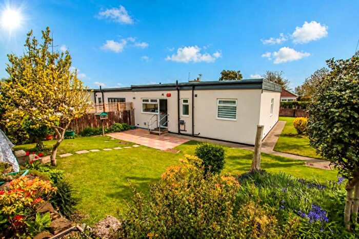 3 Bedroom Bungalow For Sale In Uplands Way, Gateshead, Tyne And Wear, NE9