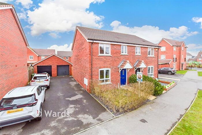 3 Bedroom Semi Detached House For Sale In Coleman Way, Langley, Maidstone, Kent, ME17