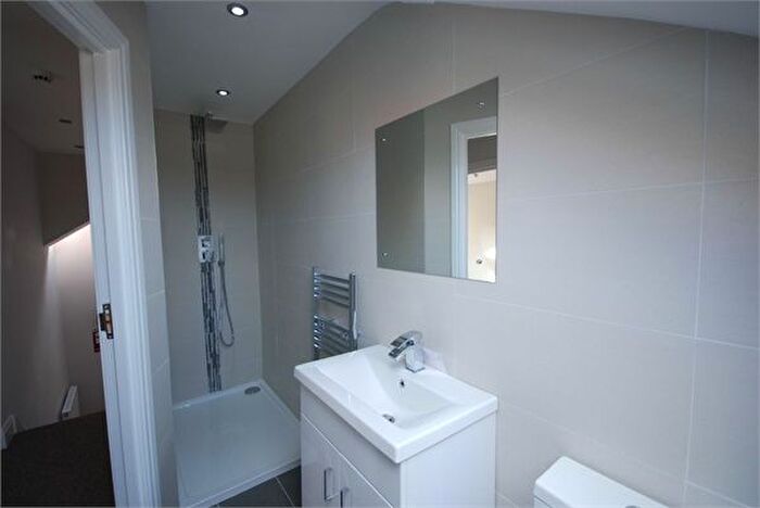 2 Bedroom Flat To Rent In Kidderminster Rd, West Croydon, CR0