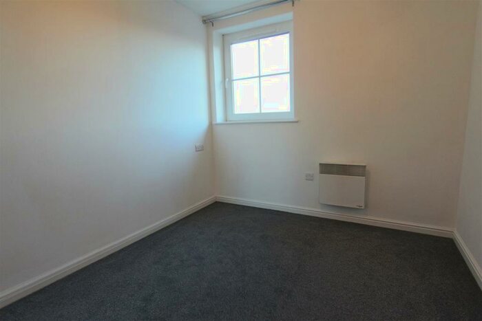 2 Bedroom Flat To Rent In , Bittern Court Dunfermline, KY11