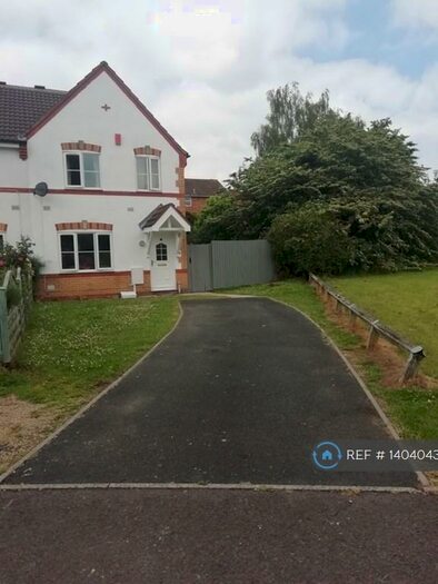 3 Bedroom Semi-Detached House To Rent In Discovery Close, West Midlands, DY4