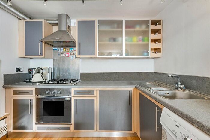 1 Bedroom Flat To Rent In Canonbury Heights East, Henshall Street, N1