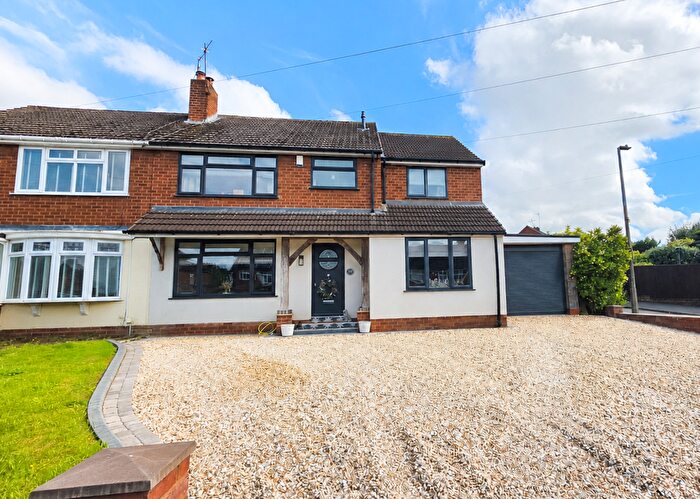 4 Bedroom Semi Detached House For Sale In Beachcroft Road, Kingswinford, DY6