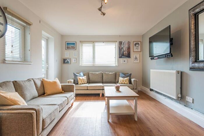 7 Bedroom Terraced House To Rent In Richard Street, Cardiff, CF24