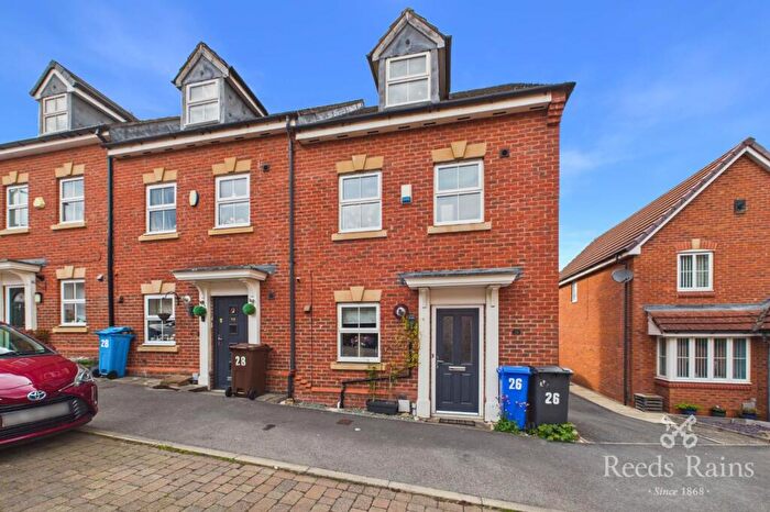3 Bedroom End Of Terrace House For Sale In Middlewood Chase, Sheffield, S6