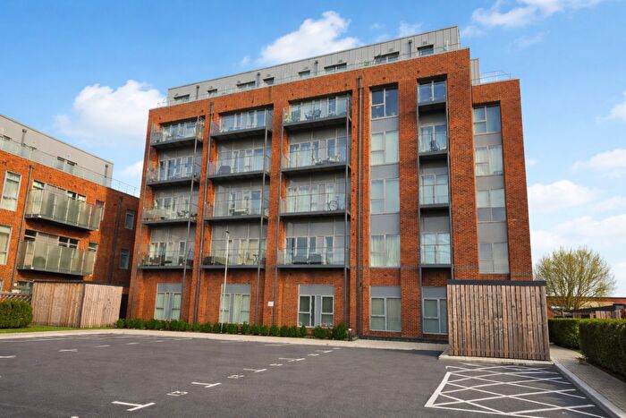 1 Bedroom Flat For Sale In Bridge Road East, Welwyn Garden City, AL7