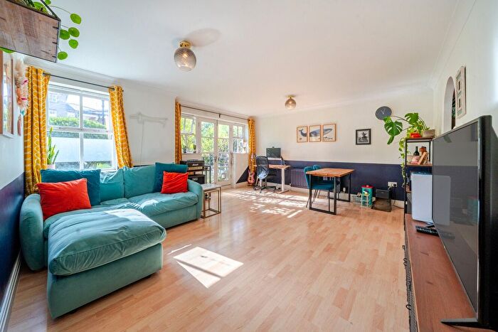 2 Bedroom Flat For Sale In Belvedere Place, London, SW2