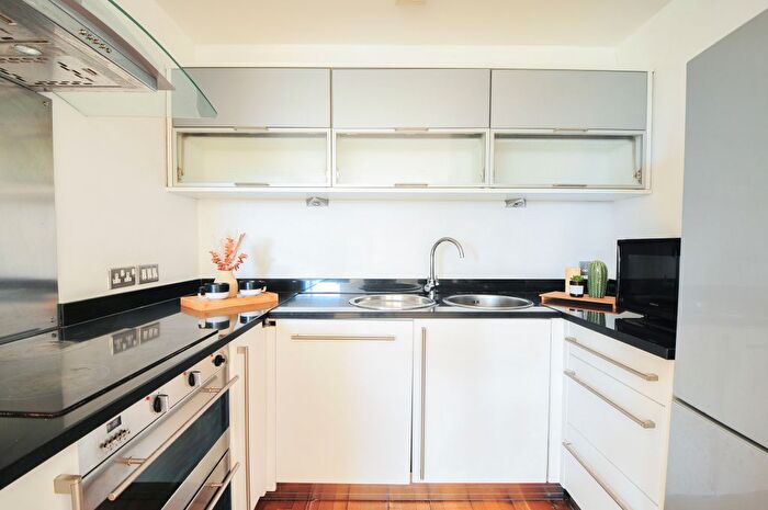 2 Bedroom Flat To Rent In Whitworth Street, Manchester, M1