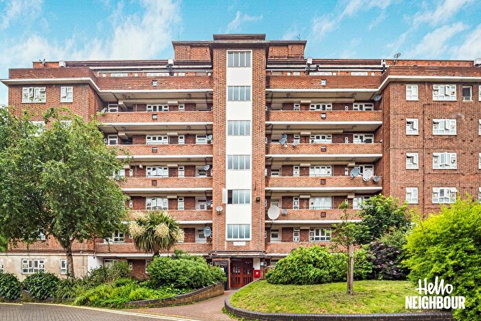 2 Bedroom Flat To Rent In Brandon Estate, St Agnes Place, London, SE11