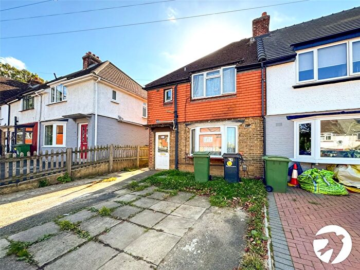 3 Bedroom End Of Terrace House For Sale In Lower Road, Maidstone, Kent, ME15