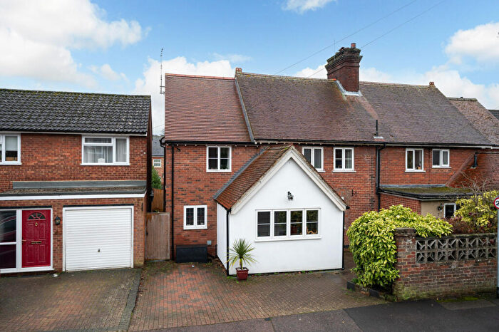 4 Bedroom Semi Detached House For Sale In Goldfield Road, Tring, HP23
