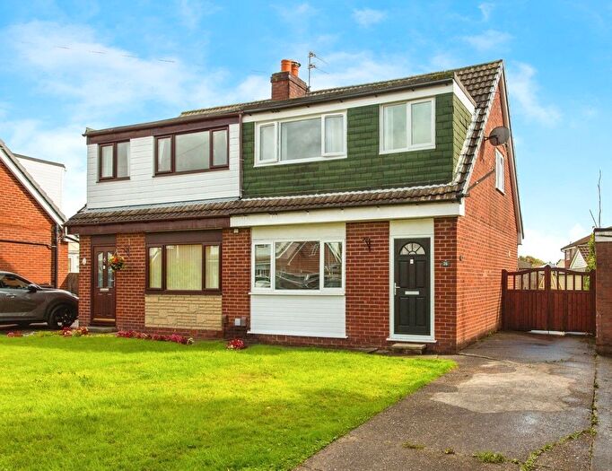 3 Bedroom Semi Detached House For Sale In Lowther Drive, Leyland, Lancashire, PR26