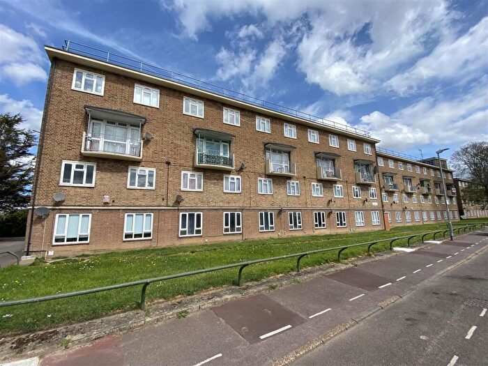 2 Bedroom Maisonette For Sale In Trefgarne Road, Dagenham, RM10
