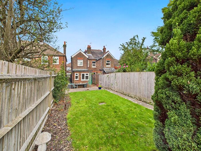 2 Bedroom End Of Terrace House For Sale In Hazelwick Road, Crawley, RH10