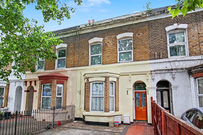 1 Bedroom Flat For Sale In Leytonstone Road, London, E15
