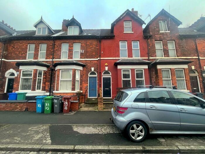 4 Bedroom Private Hall To Rent In Longford Place, Victoria Park, Manchester, M14