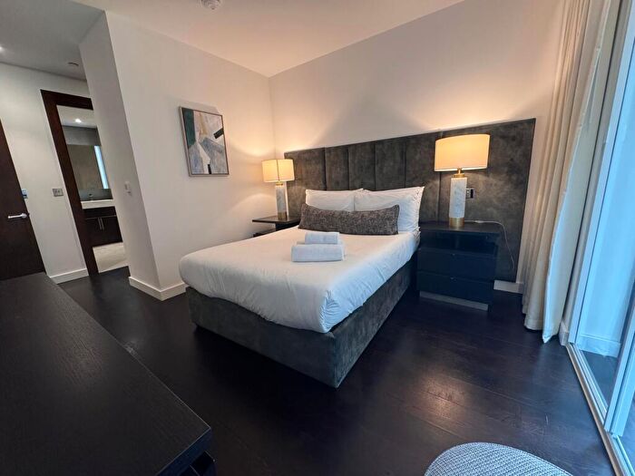 2 Bedroom Apartment To Rent In - Charles Clowes Walk, SW11